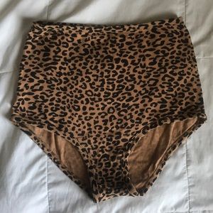 arq high-rise undies size small